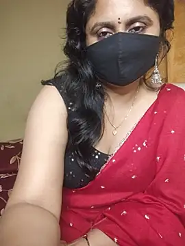 Sravvi499 stripchat live cam model