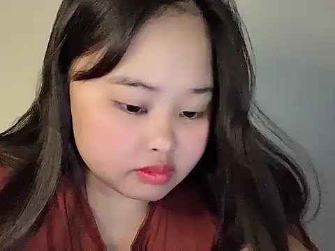 Nhungnhung88 stripchat live cam model