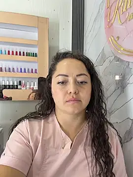 Nails_Lucia stripchat live cam model
