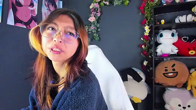 Kira_Exxe stripchat live cam model
