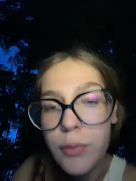 MilliWish stripchat live cam model