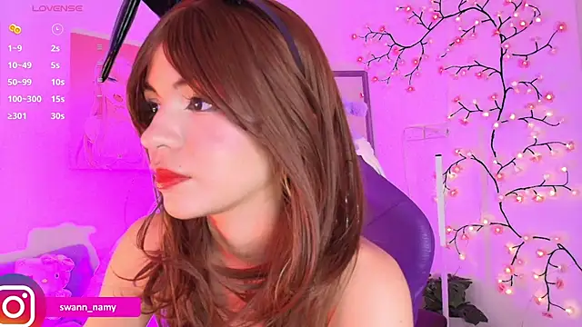 Swannamy stripchat live cam model