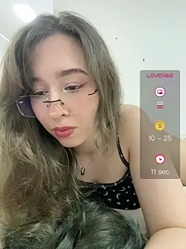 tsuki_chan_on stripchat live cam model