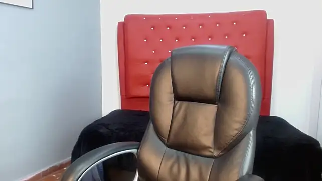 paullcb stripchat live cam model