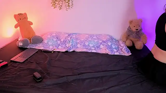 Diamondpierce stripchat live cam model