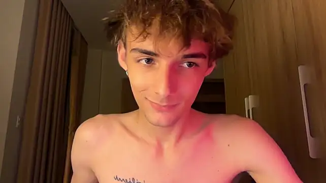 YourLucius stripchat live cam model