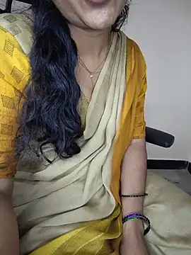 Cute-Smiely-Queen-Telugu stripchat live cam model