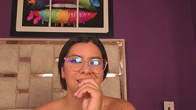 emilyy_cooperr stripchat live cam model