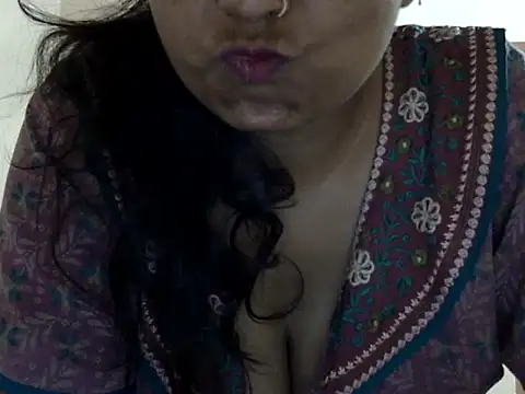Pyari_Hina stripchat live cam model
