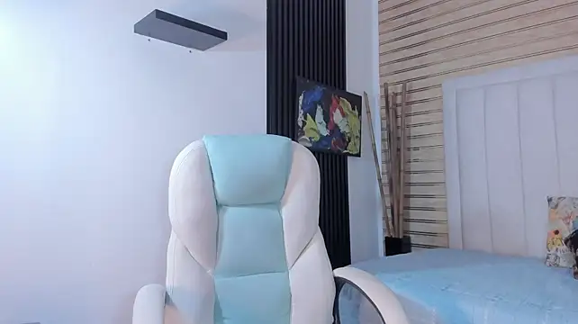 Mia_Luxee stripchat live cam model