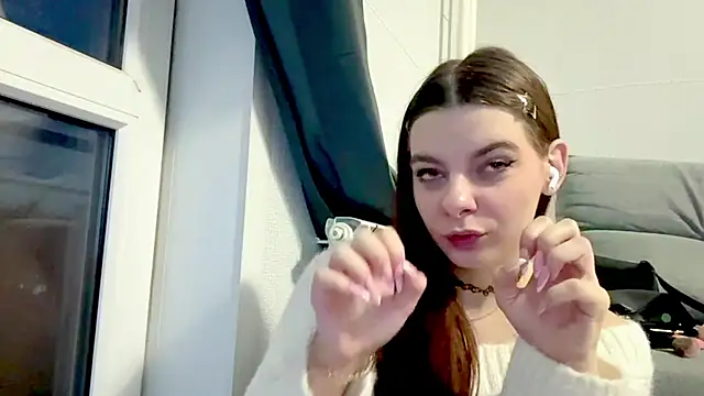 SimoneEbesu stripchat live cam model