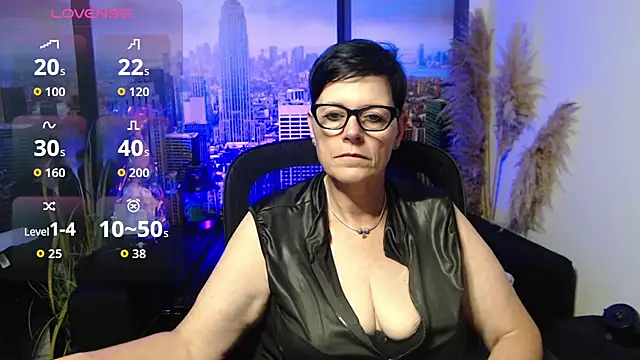 ninarandmann stripchat live cam model