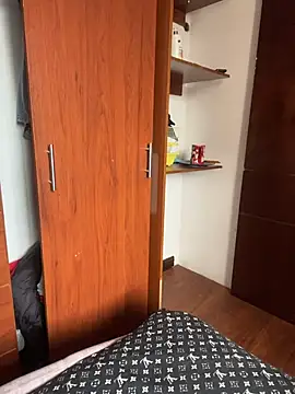 SaraDiamond_01 stripchat live cam model