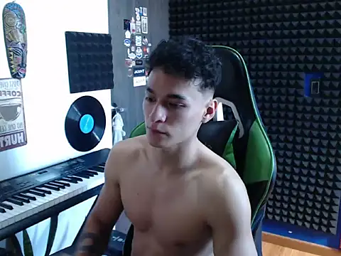 Gymbro42 stripchat live cam model
