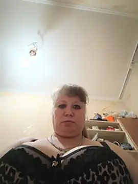 KiraStanton stripchat live cam model