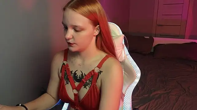 Bloom_win stripchat live cam model