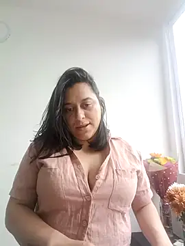 Queen_Yess stripchat live cam model
