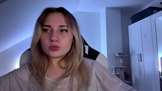 tutsicutie stripchat live cam model