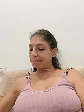 Sposini69 stripchat live cam model