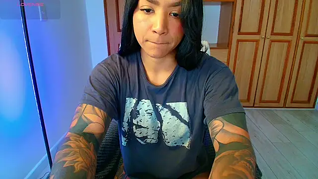 _lulukiss_ stripchat live cam model