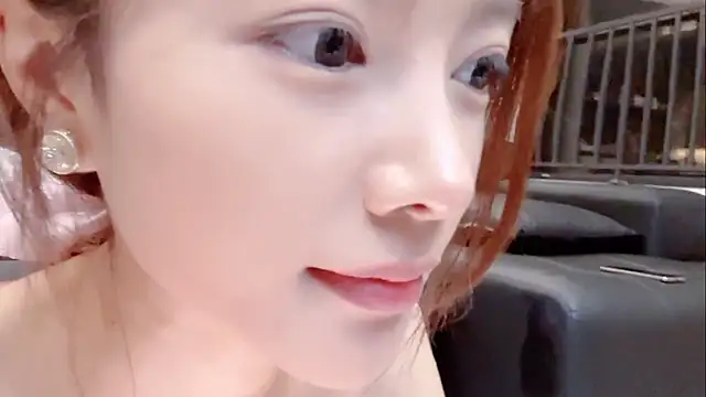Butterbear stripchat live cam model