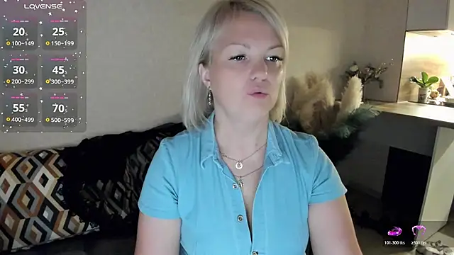 Juarnea_ stripchat live cam model