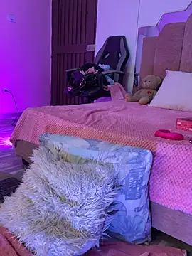 LoveQueen2 stripchat live cam model
