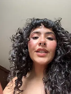SugarTroubl33 stripchat live cam model