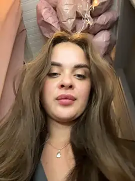 KristiRich stripchat live cam model