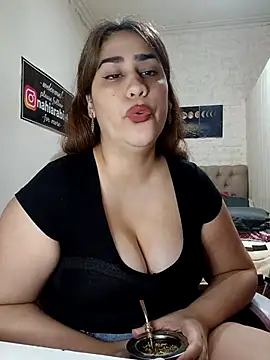 nahiarabiel33 stripchat live cam model
