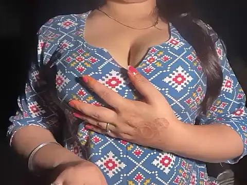 Avneet_kaurr1 stripchat live cam model