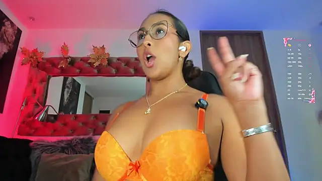 AmelyaMann stripchat live cam model