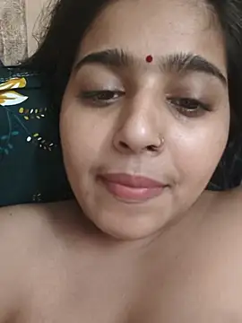 Cute-Simmi69 stripchat live cam model