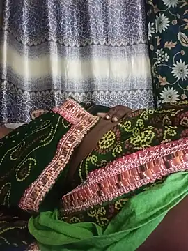 PUJA770 stripchat live cam model