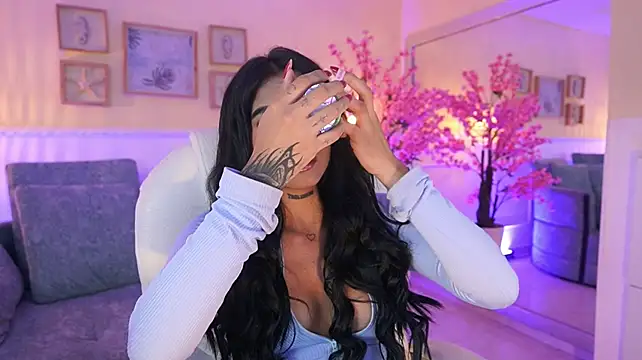MeganLowell stripchat live cam model