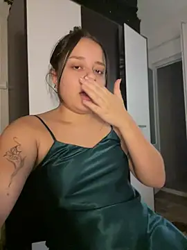 BellaVibesweet stripchat live cam model