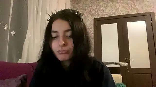 LucyOldershaw stripchat live cam model