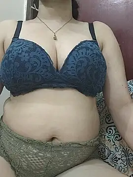 Saanvi-Sen stripchat live cam model
