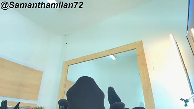 SamanthaMilann stripchat live cam model
