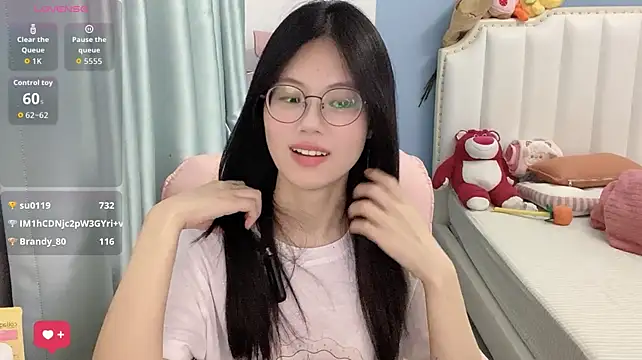 Luna-666 stripchat live cam model