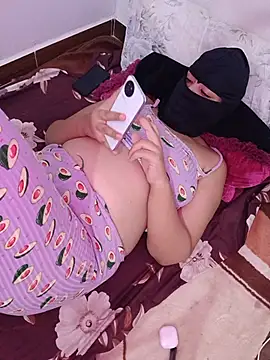 Mahira-22 stripchat live cam model