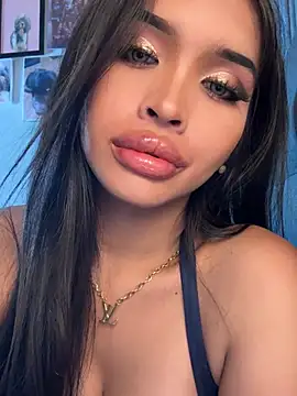 PrettyYoungHugeCockTS stripchat live cam model