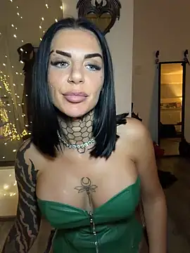 LexiCoco stripchat live cam model