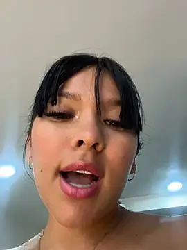 BrendaCrean stripchat live cam model