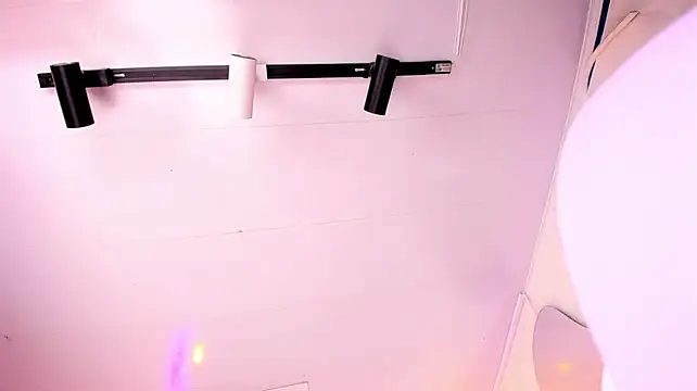 EmmyTorner stripchat live cam model