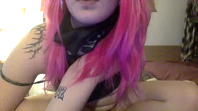 _sluty__geek__ stripchat live cam model