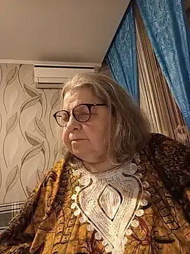 MartaMia68 stripchat live cam model