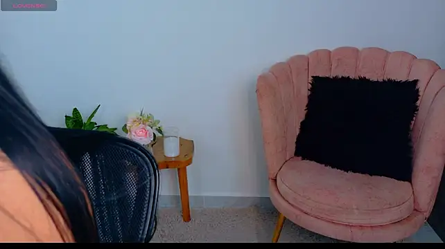 LunaraVelvett stripchat live cam model
