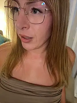 ChristinaSiemone stripchat live cam model