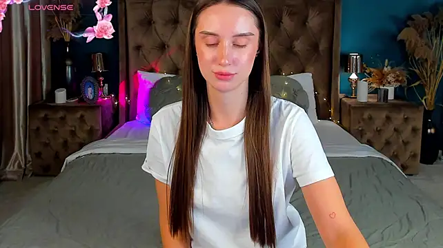 ToriSonn stripchat live cam model